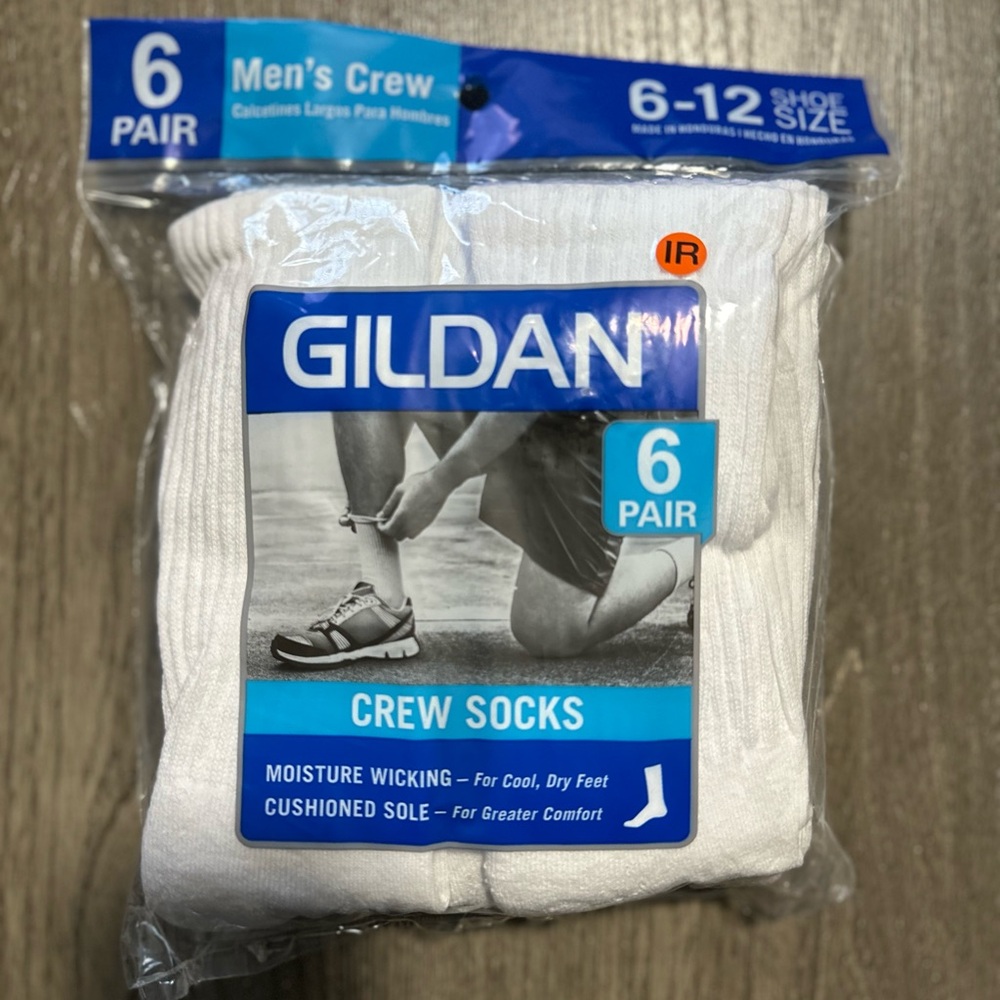 Gildan Mens White Crew Socks: 6 Pair, Size 6-12, Polyester & cotton, New